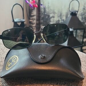 Ray-Ban Black Sunglasses with Case